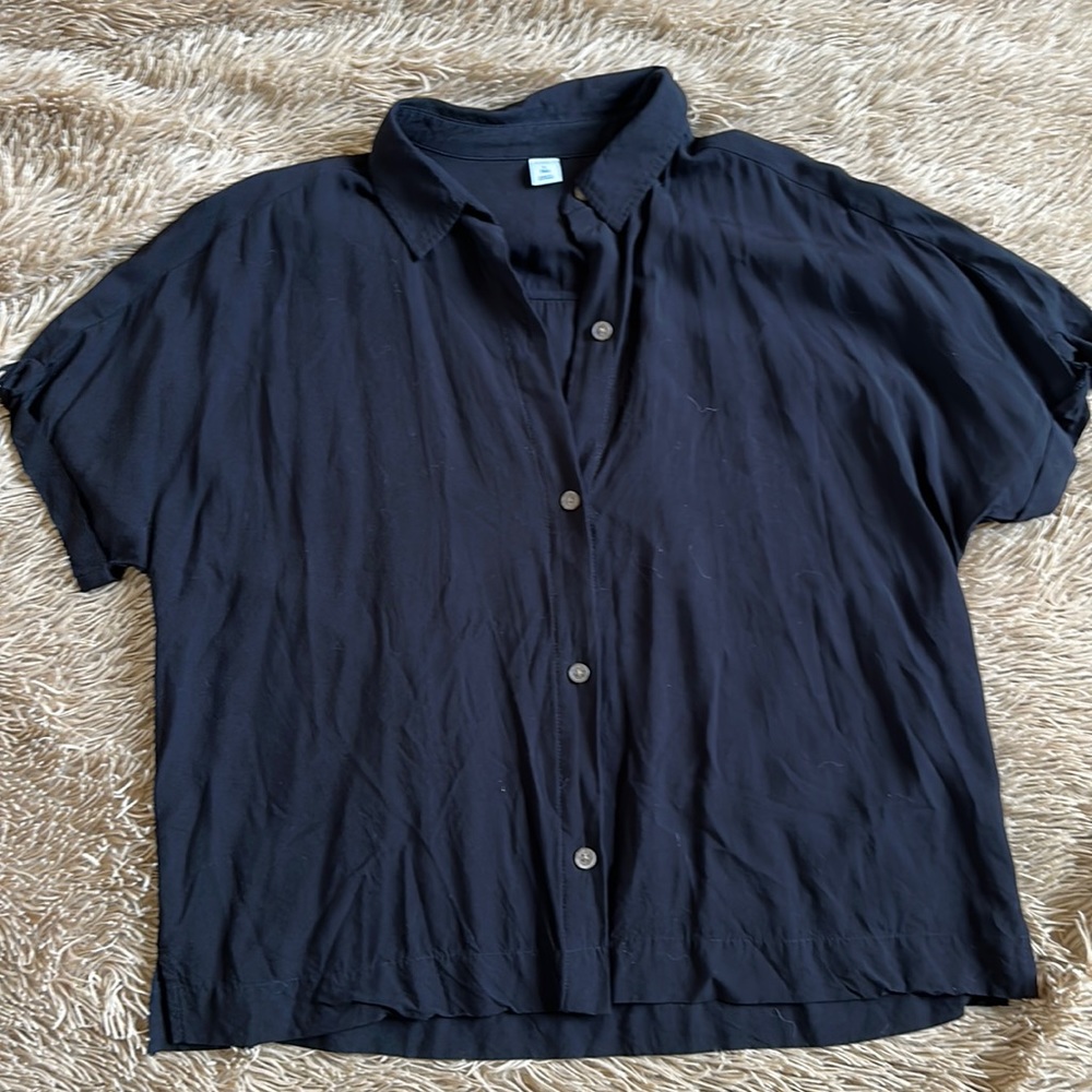 Old Navy Short Sleeve Black Cropped Button Down